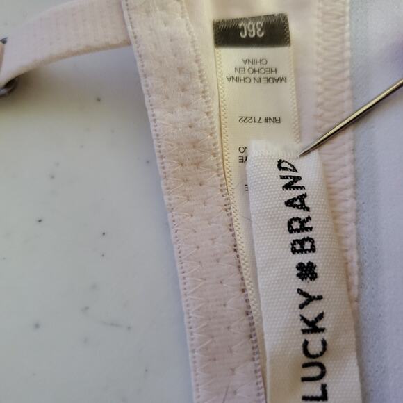 LUCKY BRAND Size 36C NUDE BEIGE SEAMLESS T-SHIRT Logo Padded Adjustable - Picture 7 of 7